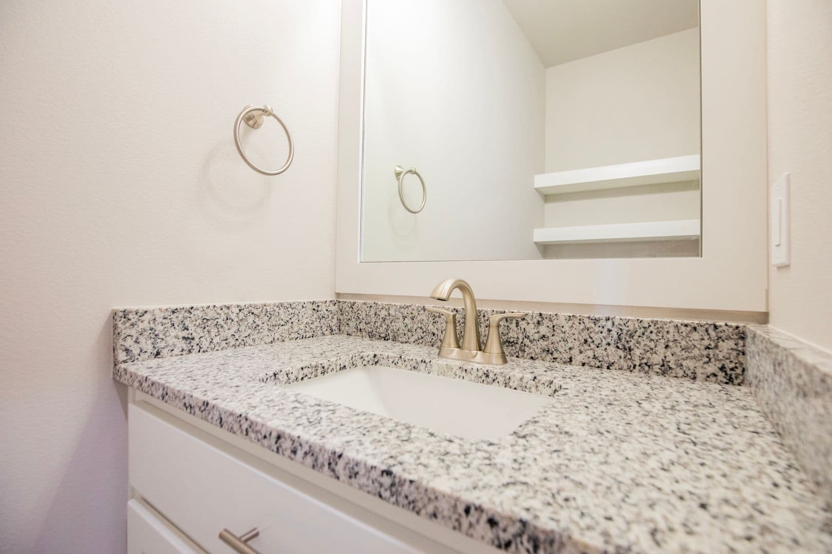 Pea Ridge House: 947 Seaborn Way
