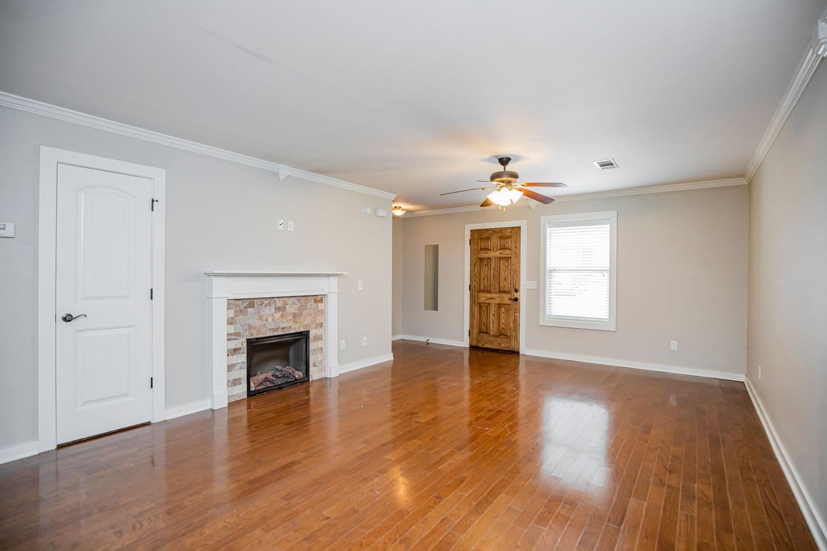 Springdale House: 2011 Karrington Ridge Unit E