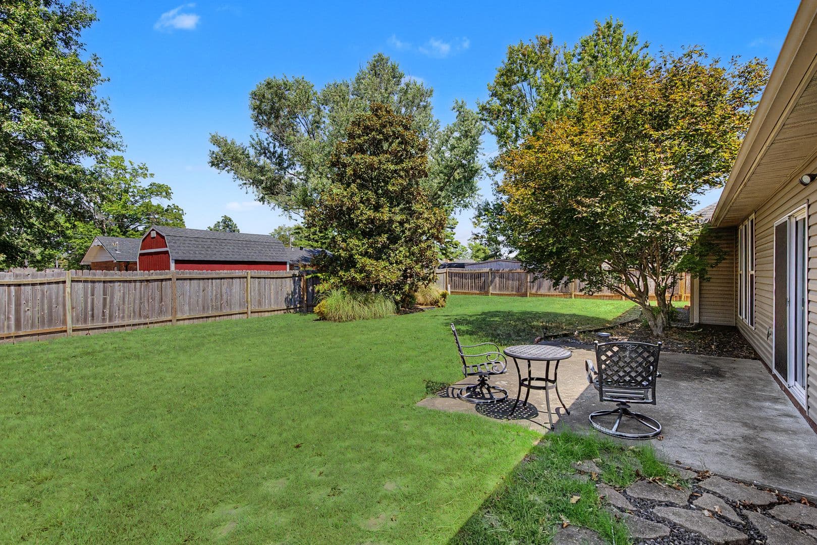 Bentonville House: 29 Ivy Circle