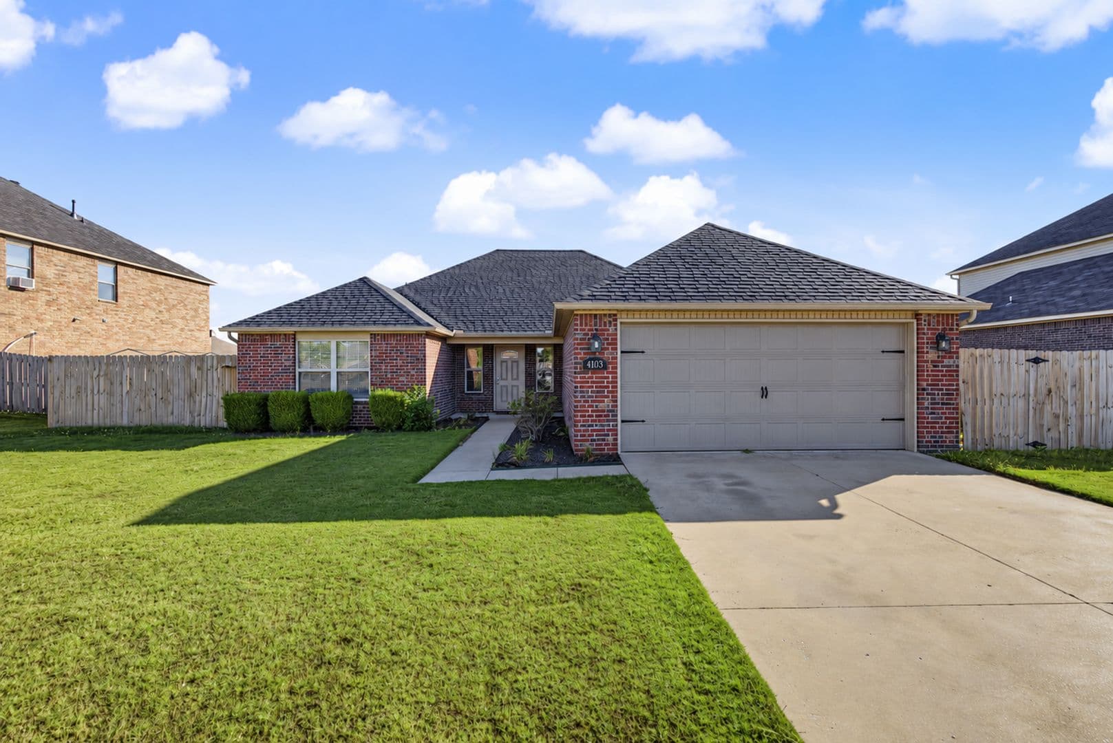 Bentonville House: 4103 SW Limestone Avenue