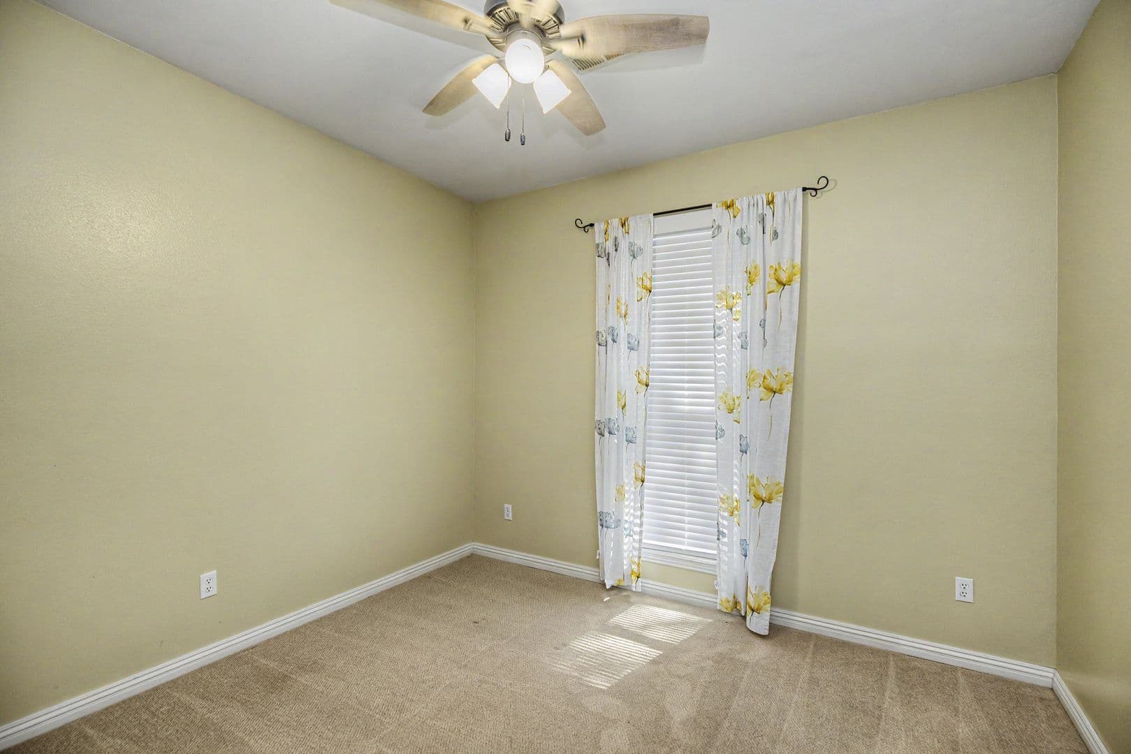 Bentonville House: 29 Ivy Circle