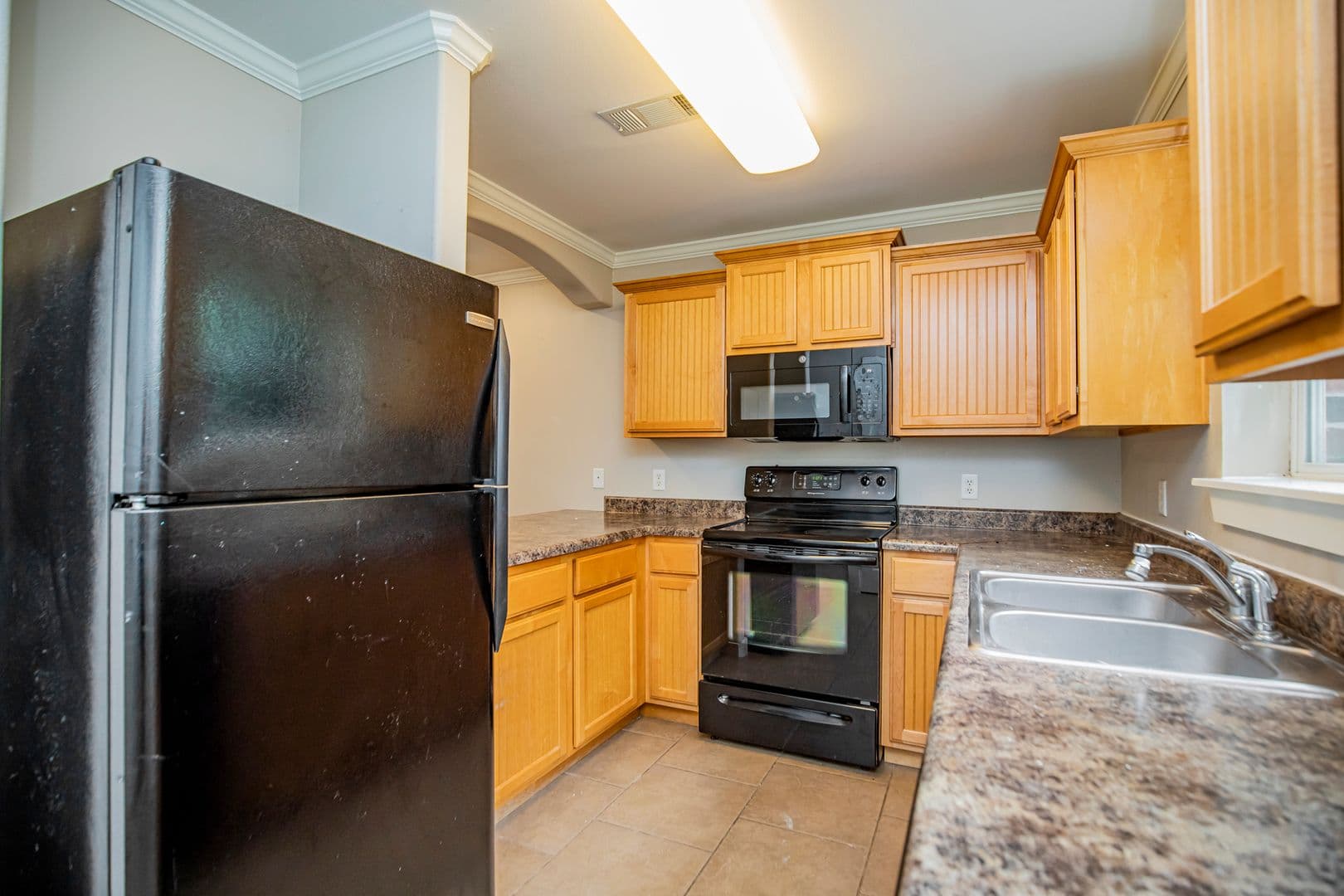 Springdale House: 2011 Karrington Ridge Unit E
