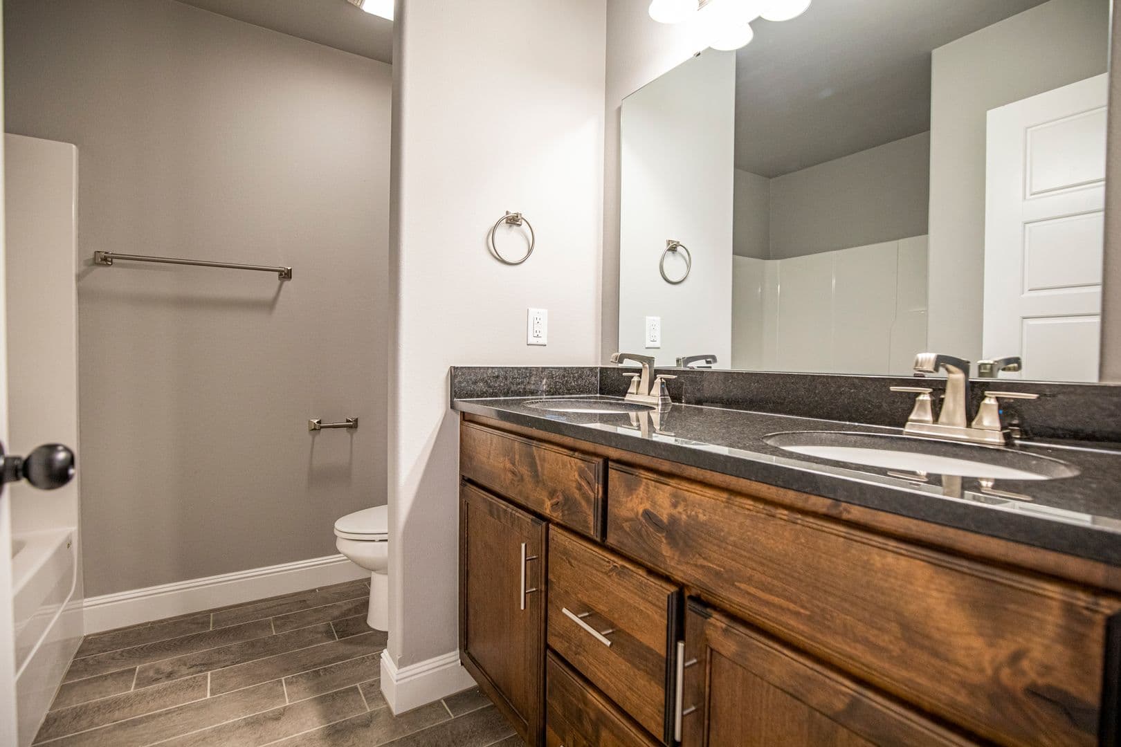 Pea Ridge House: 525 Fox  Circle