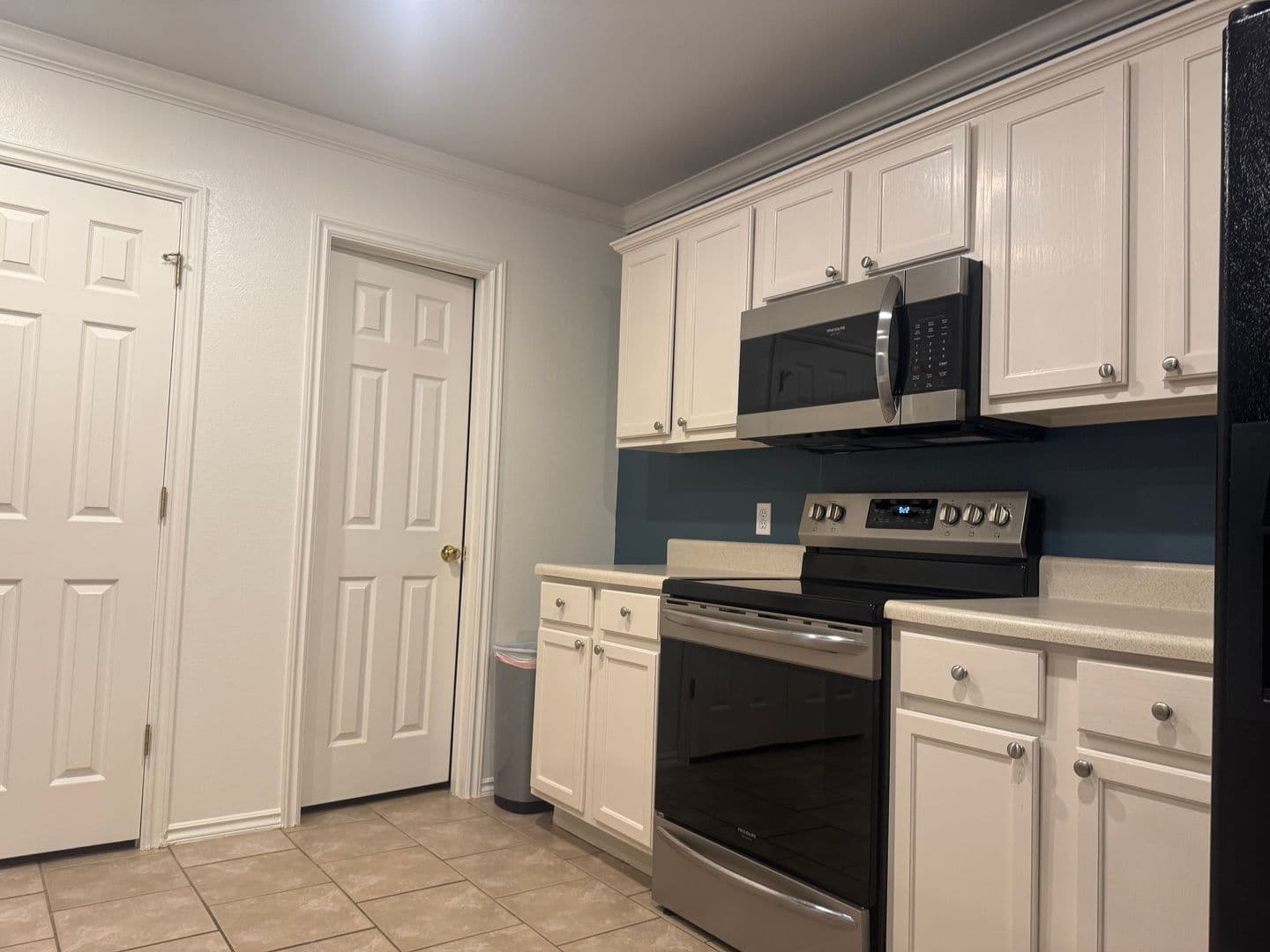 Fayetteville House: 1584 Willowbrook Drive