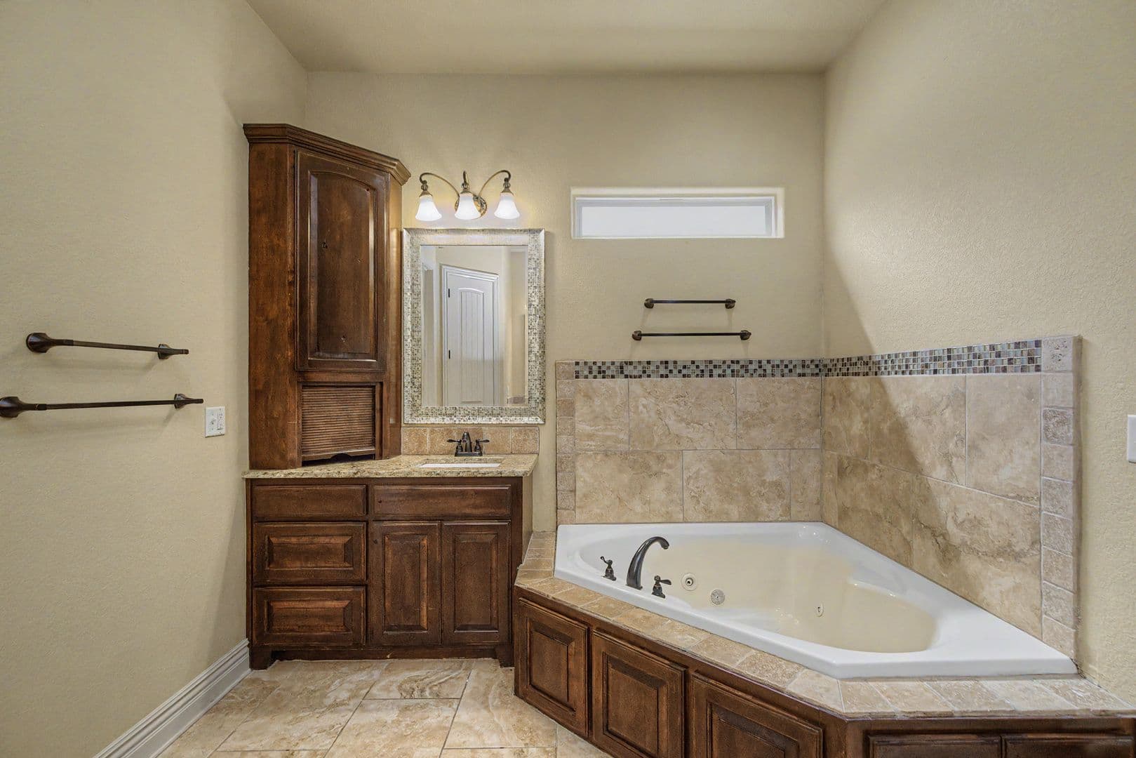 Rogers House: 6600 Willowridge Lane