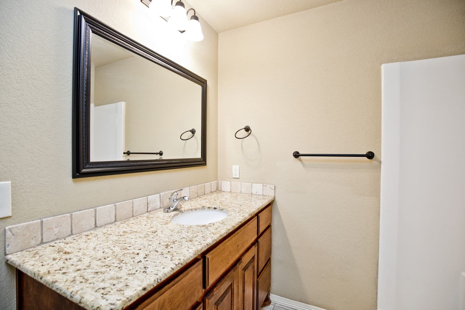 Bentonville House: 910 SW Crownview Street