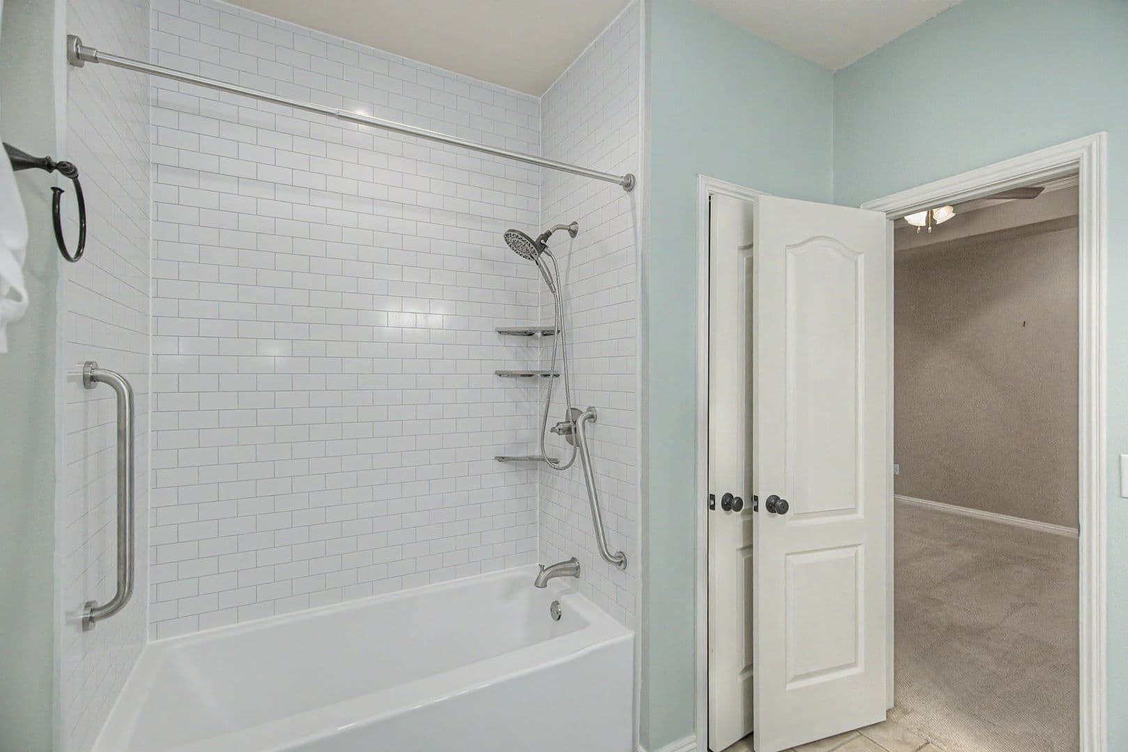 Bentonville House: 29 Ivy Circle