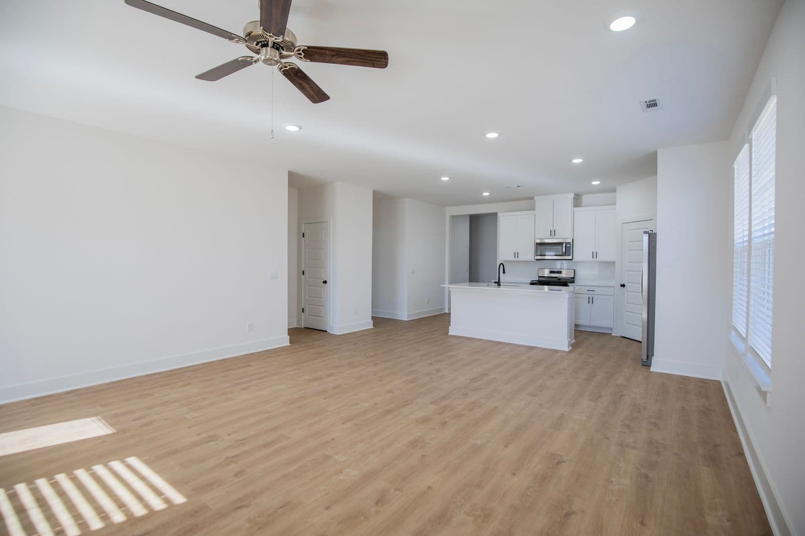 Fayetteville House: 136 S. Broyles Avenue