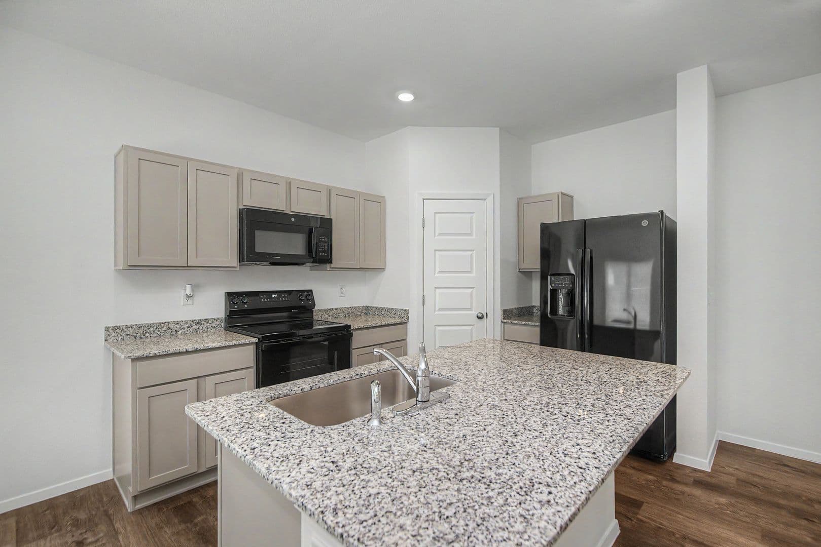 Siloam Springs House: 406 A W. Cloud Street