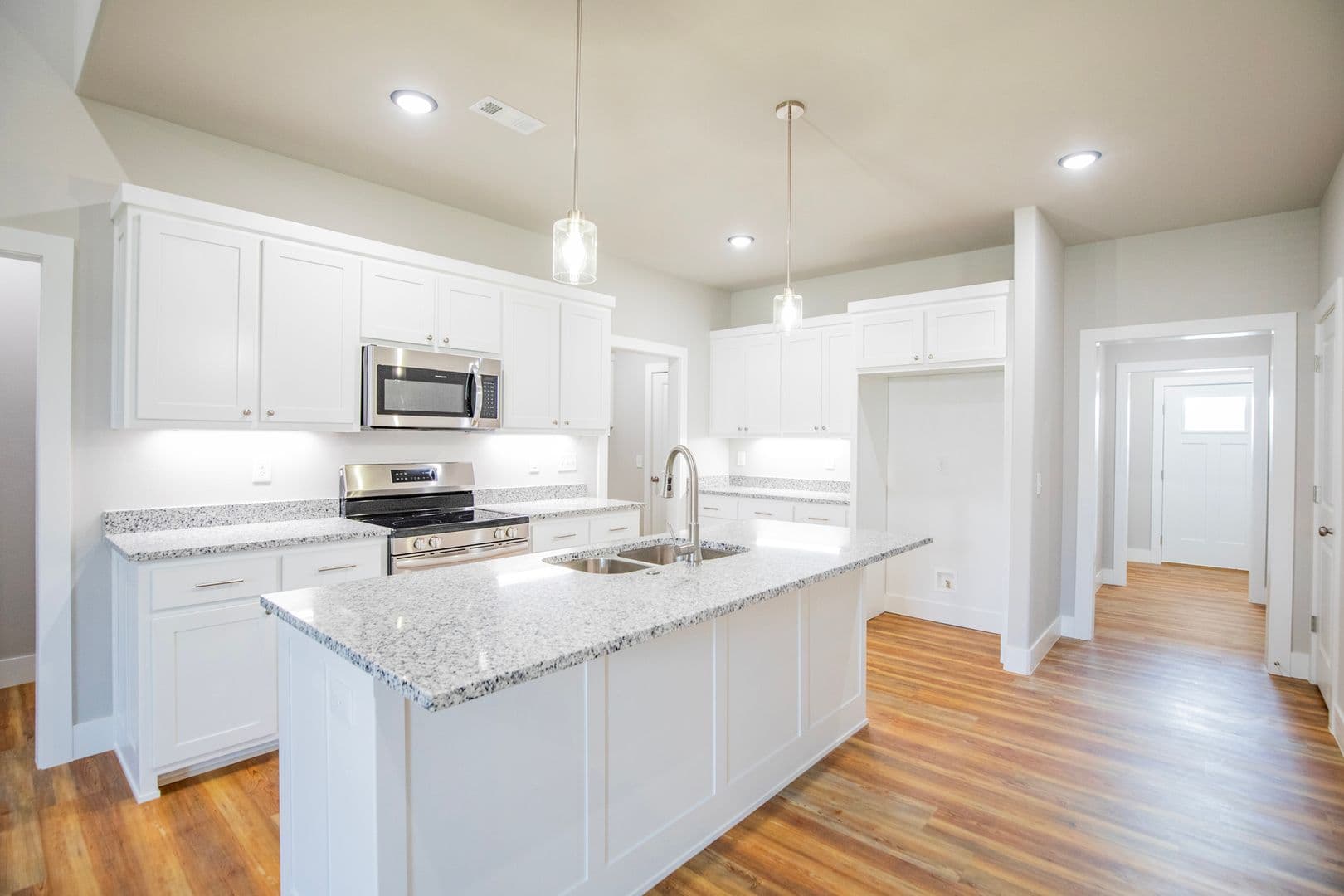 Pea Ridge House: 947 Seaborn Way