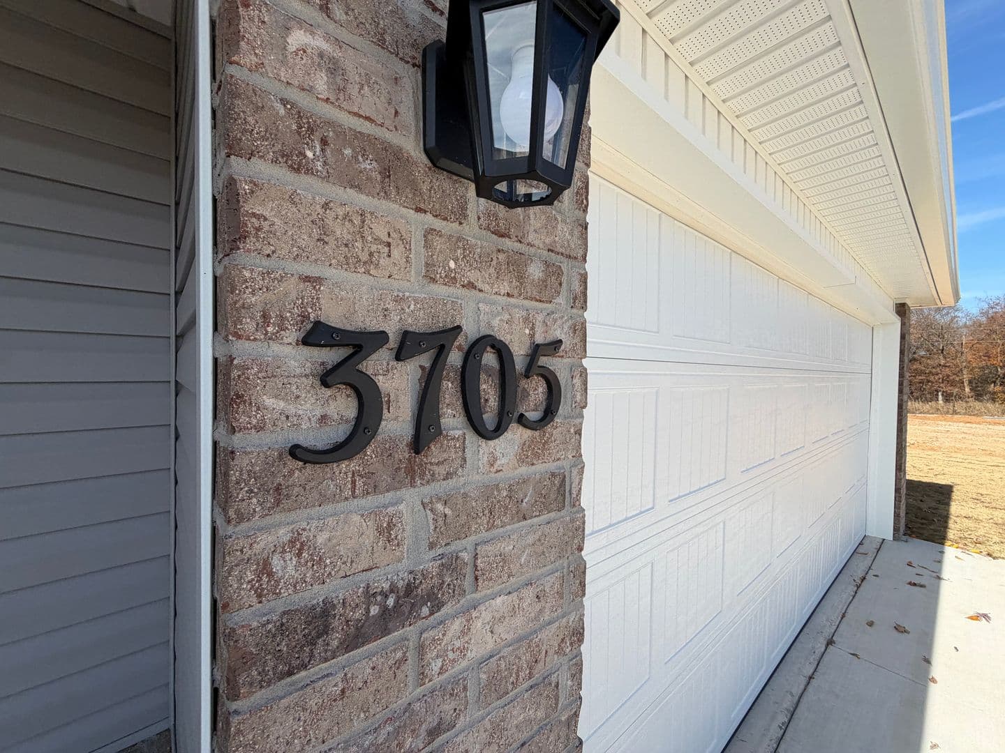 Siloam Springs House: 3705 N. Carmine Drive