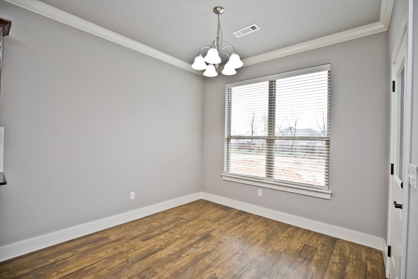 pea Ridge House: 201 Alder Street
