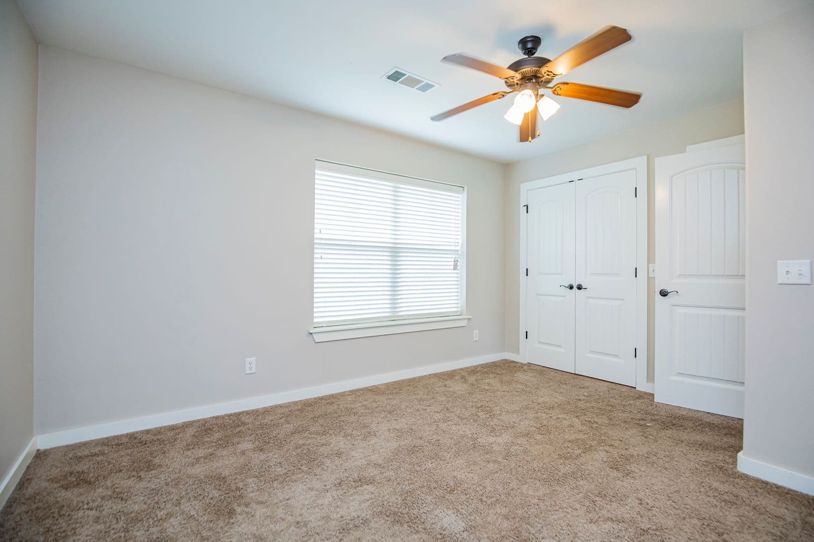 Springdale House: 2011 Karrington Ridge Unit E