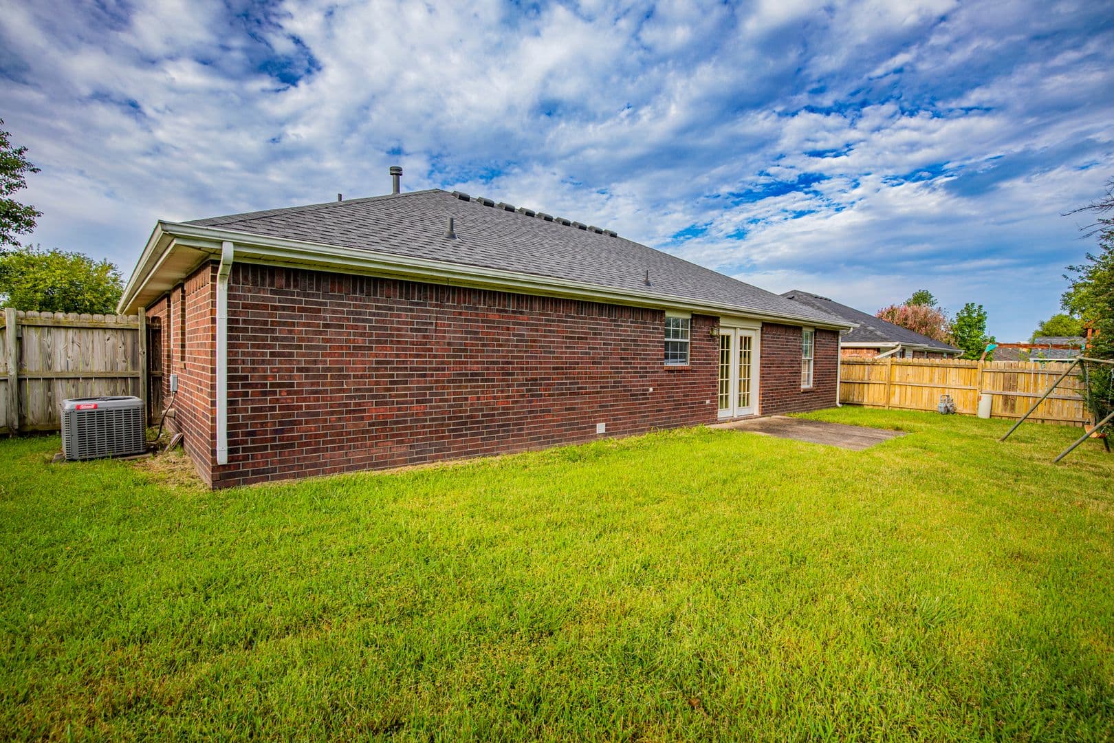 Bentonville House: 809 Jon Drive