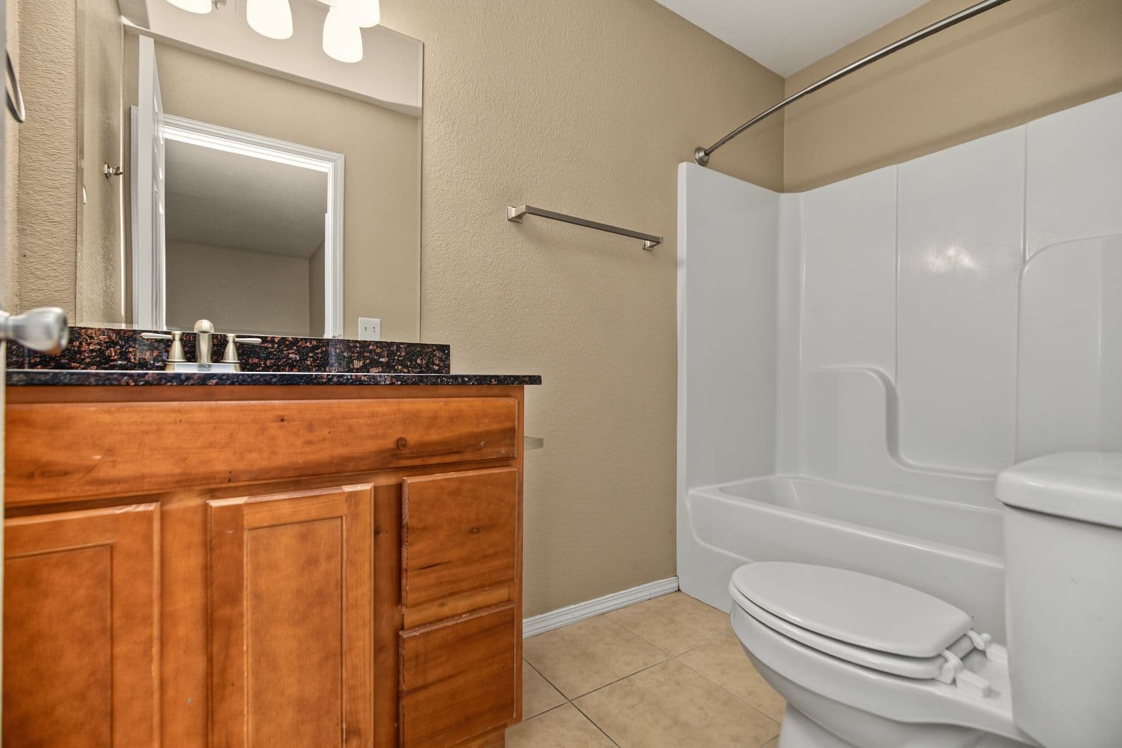 Springdale House: 910-B N Crutcher