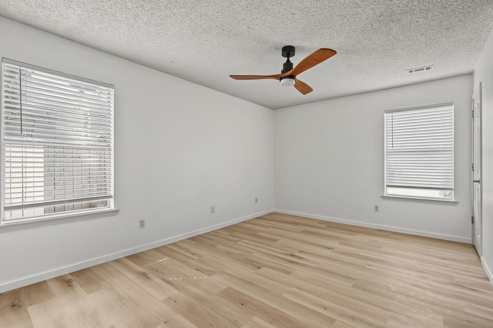 Bentonville House: 1602 Parkview Place