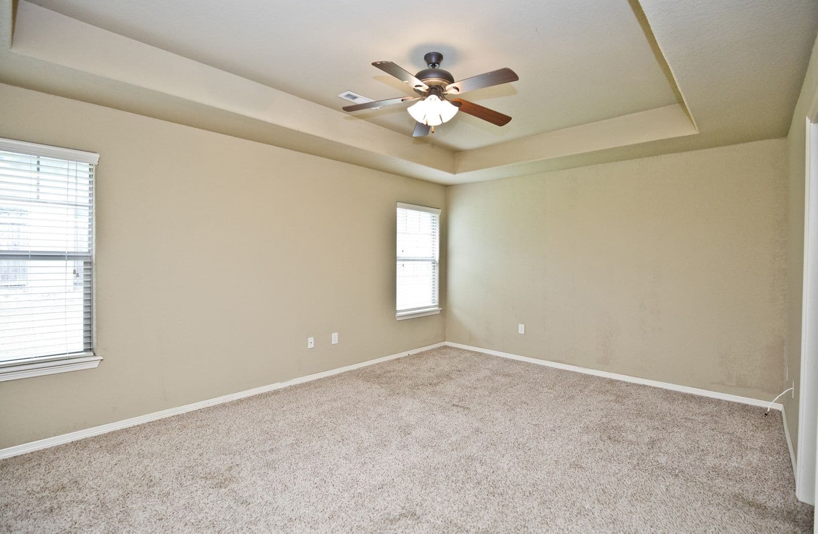 Bentonville House: 910 SW Crownview Street