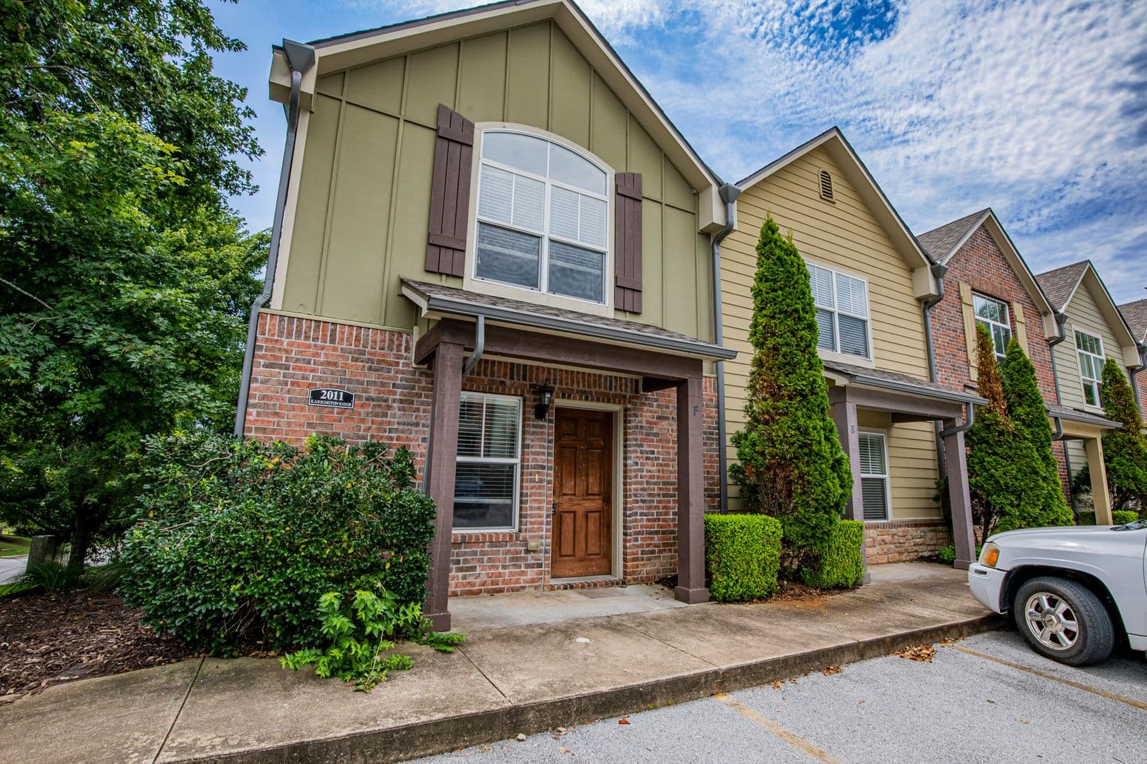 Springdale House: 2011 Karrington Ridge Unit E