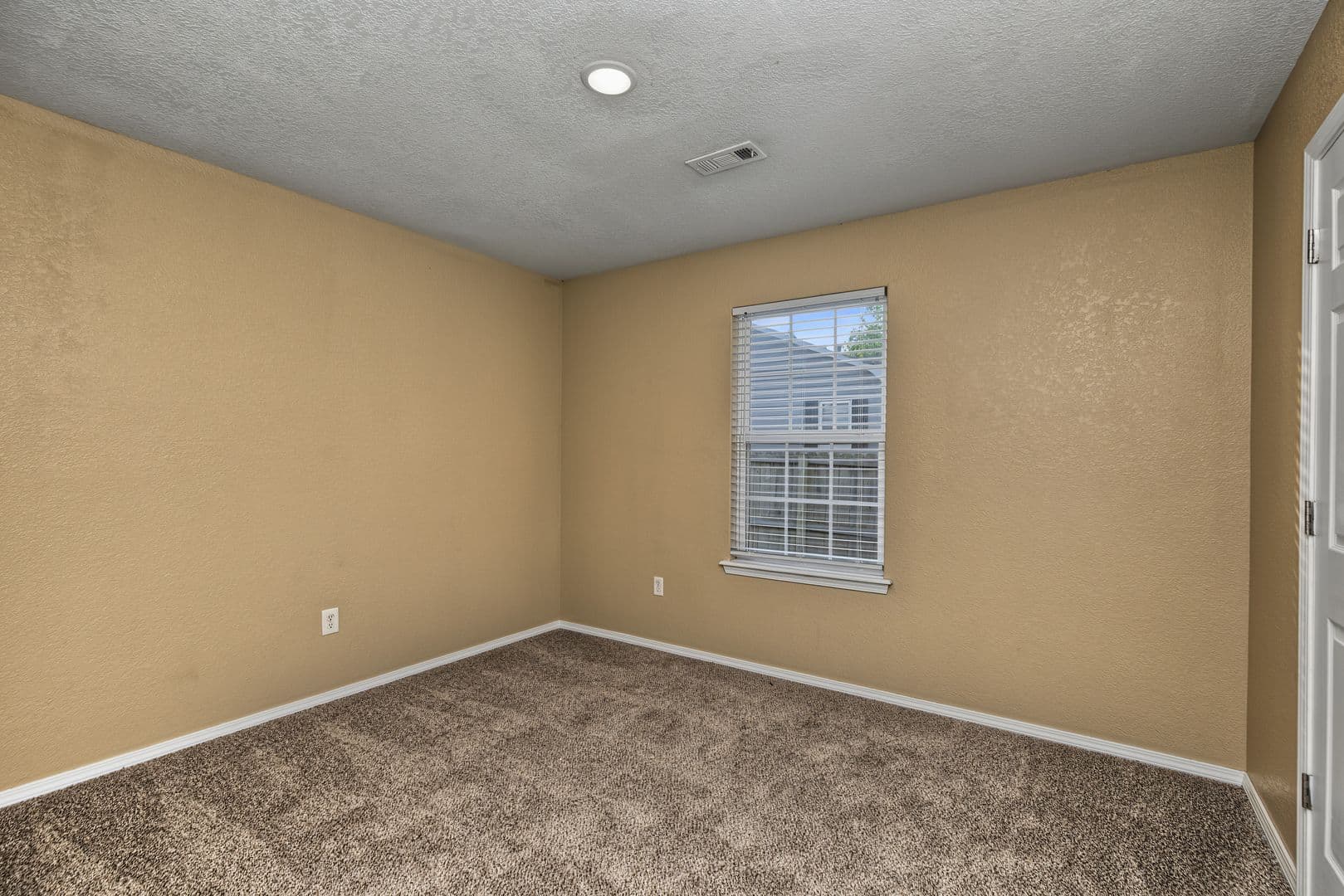 Springdale House: 910-B N Crutcher