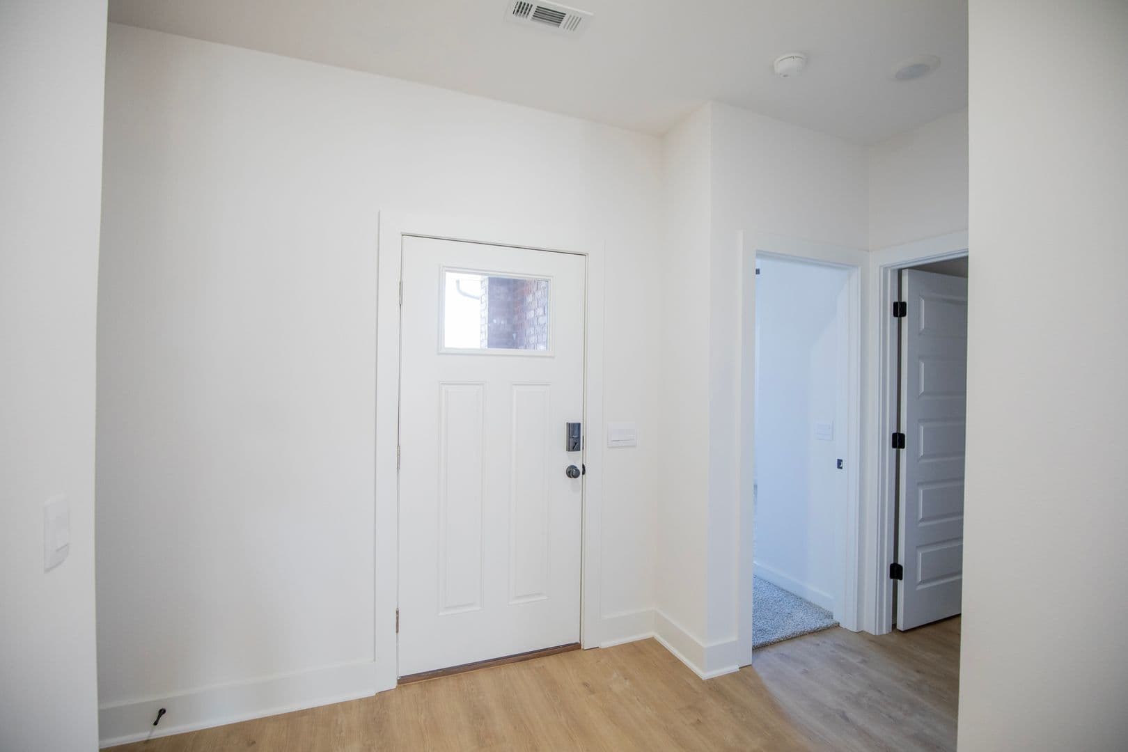 Fayetteville House: 136 S. Broyles Avenue