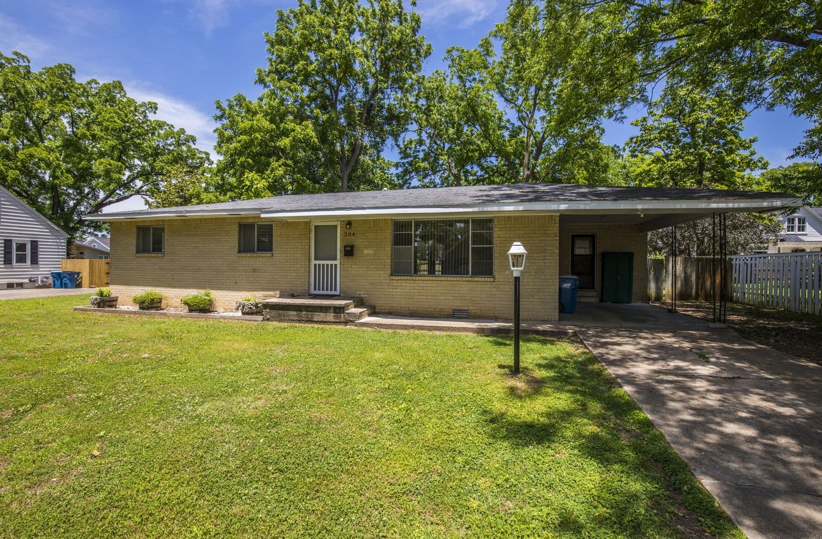 Bentonville House: 304 NW 4th Street