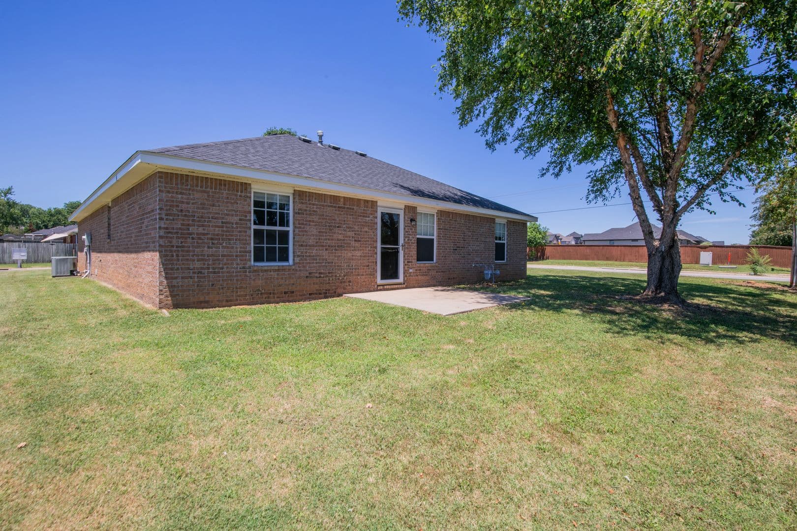 Centerton House: 610 Maplewood Drive