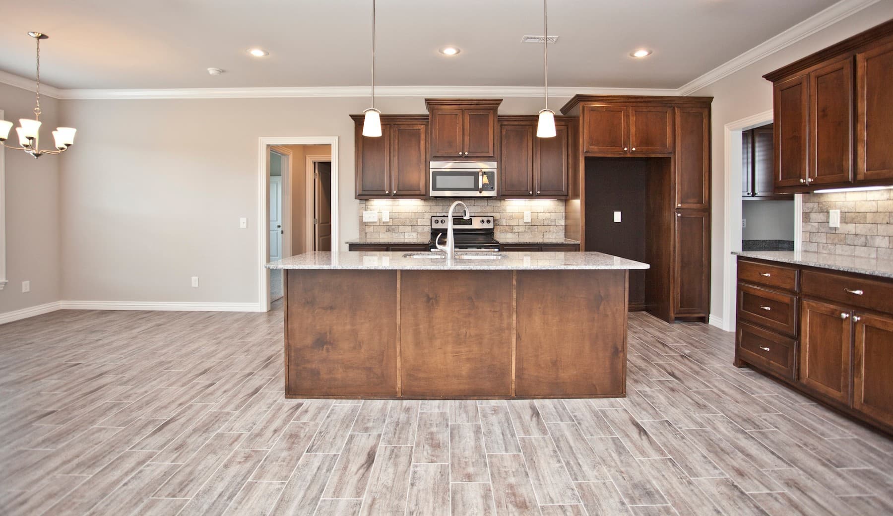Pea Ridge House: 1003 Taylor Lane