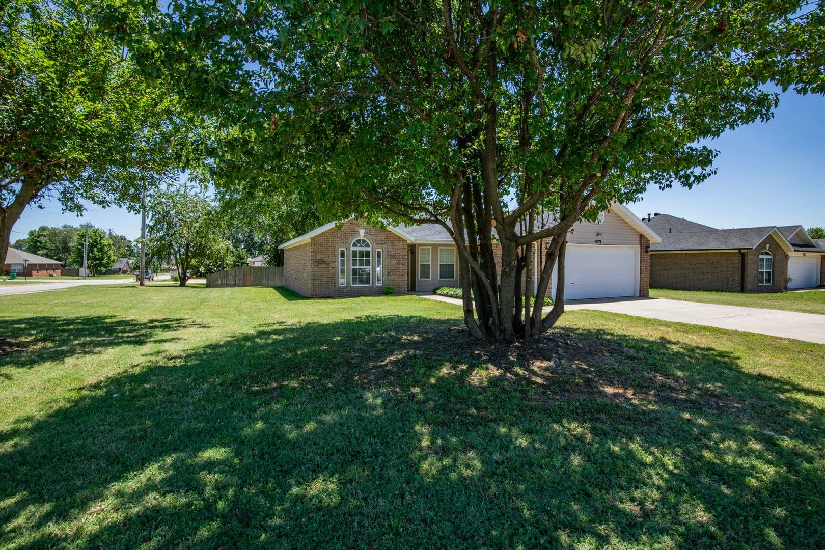 Centerton House: 610 Maplewood Drive
