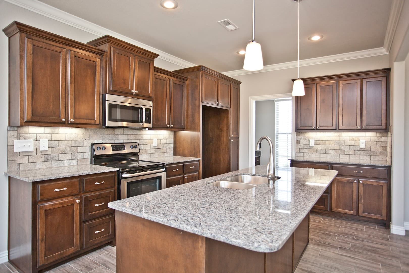 Pea Ridge House: 1003 Taylor Lane