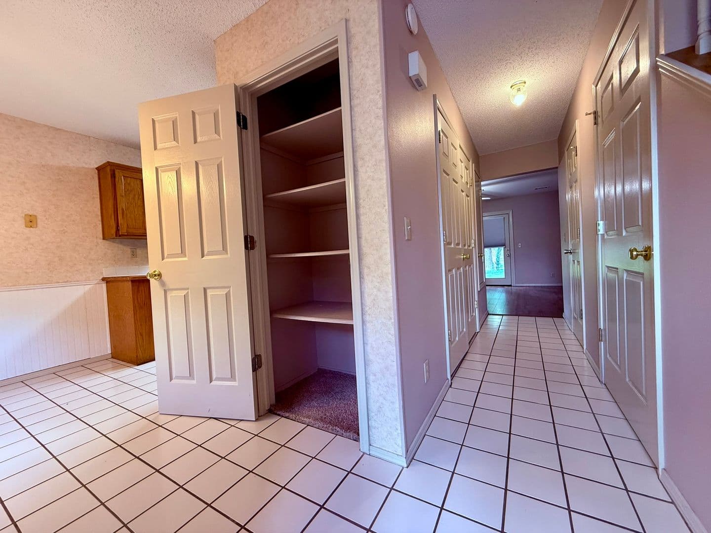 Bentonville House: 1404 A Camellia Drive