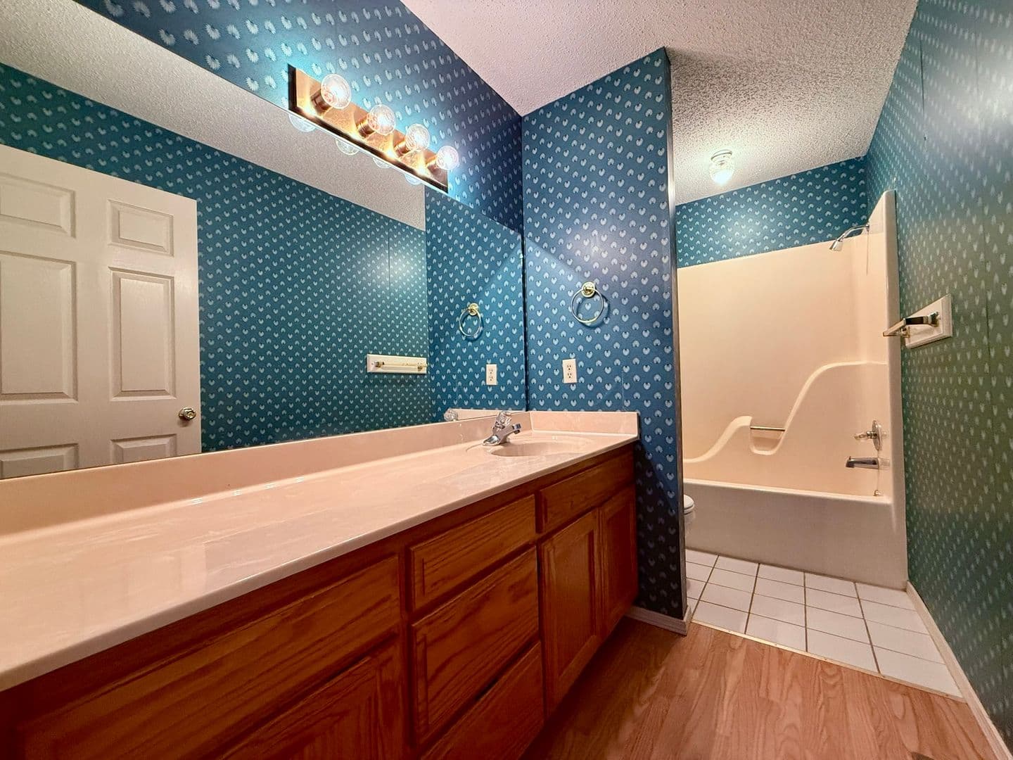 Bentonville House: 1404 A Camellia Drive