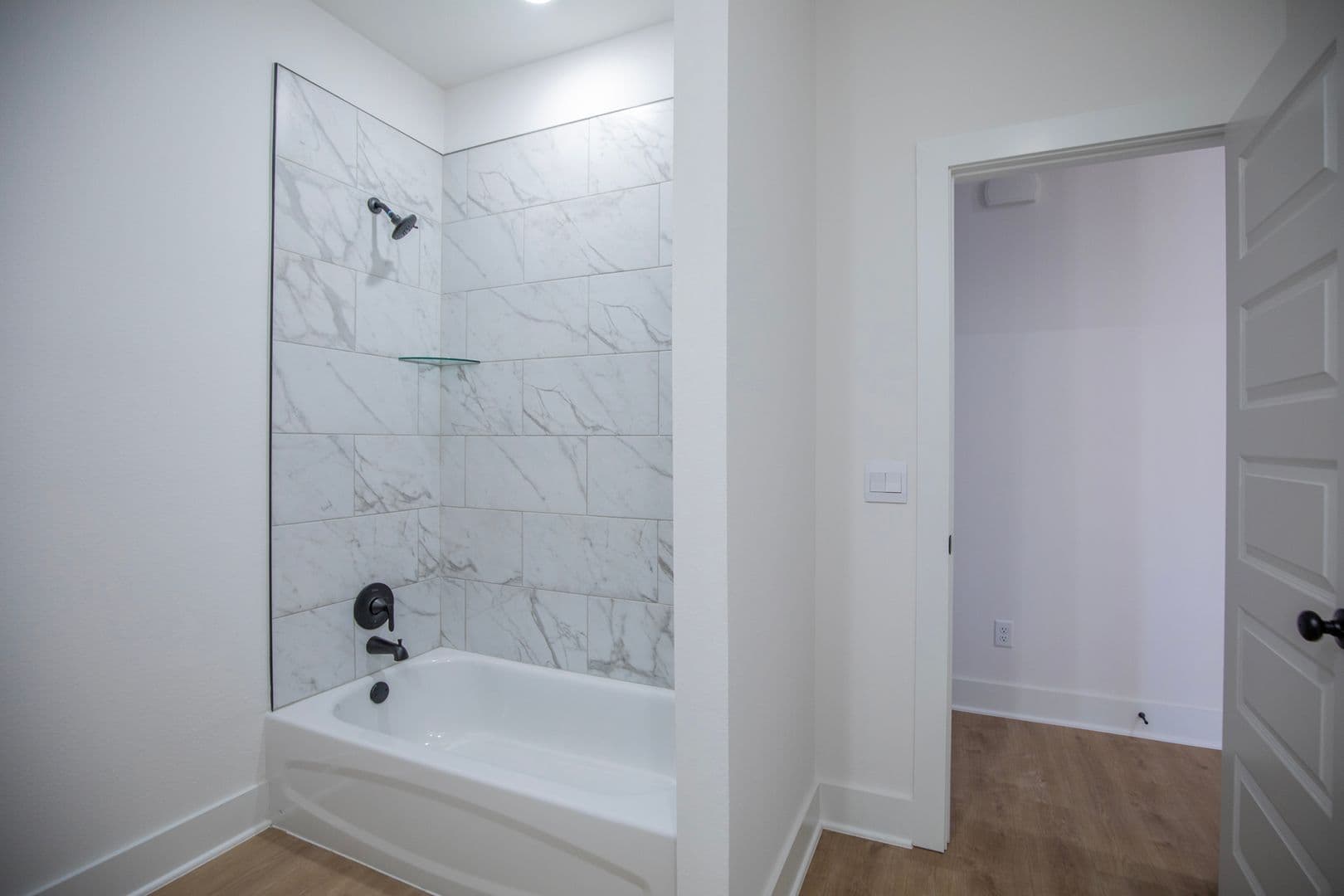 Fayetteville House: 136 S. Broyles Avenue