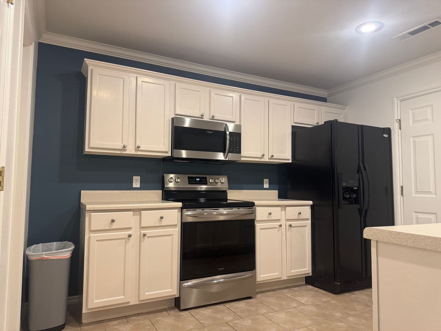 Fayetteville House: 1584 Willowbrook Drive