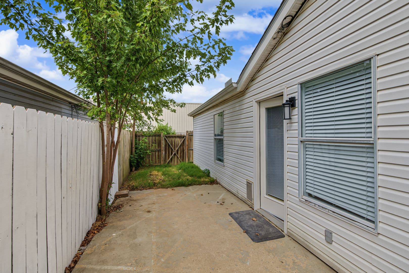 Bentonville House: 1602 Parkview Place