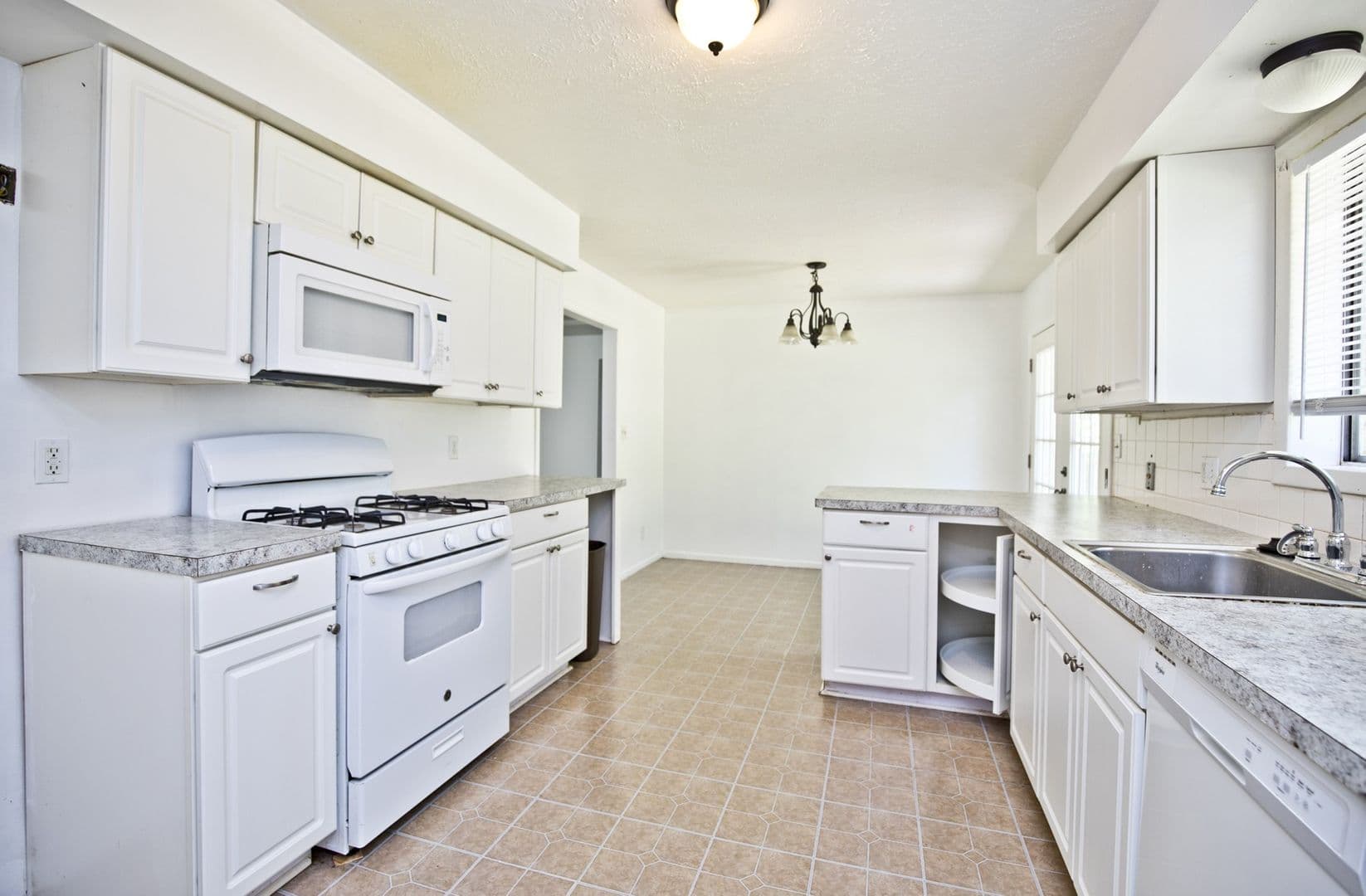 Bentonville House: 304 NW 4th Street