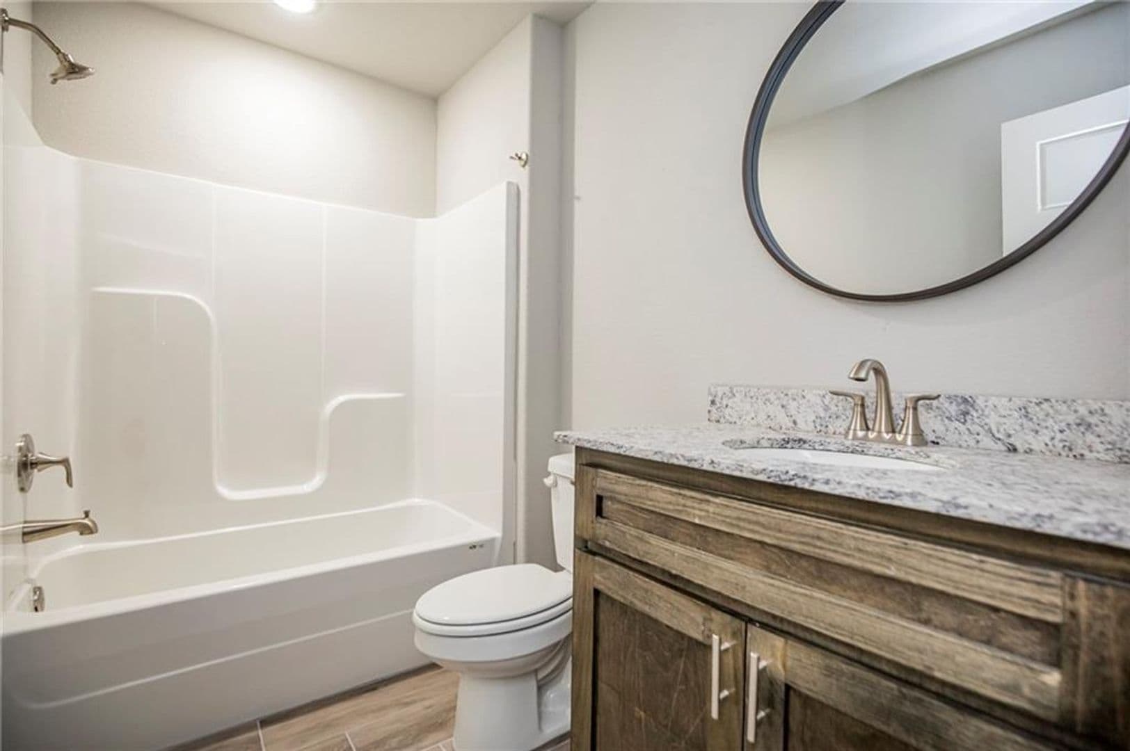 Siloam Springs House: 1903-B Azlin Place