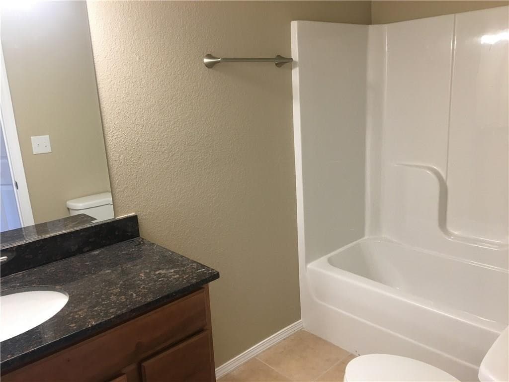 Springdale House: 910-B N Crutcher