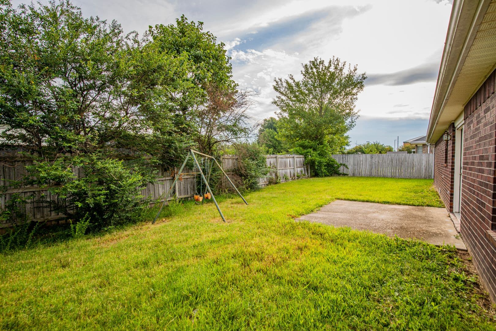 Bentonville House: 809 Jon Drive