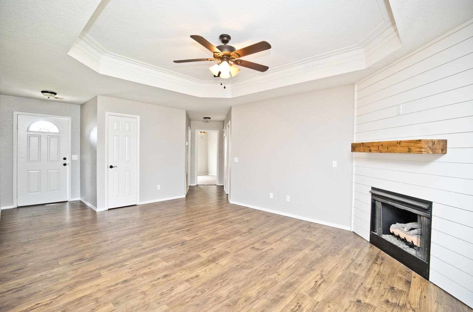 Bentonville House: 908 SW Terry Lane