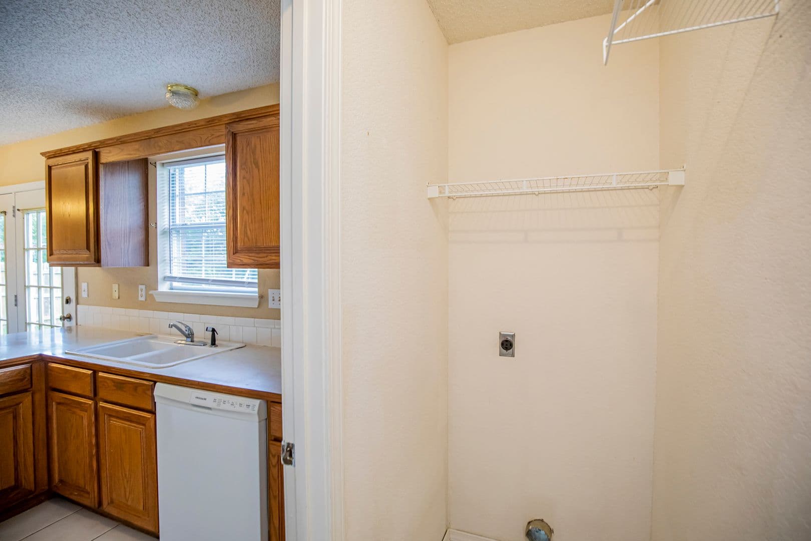 Bentonville House: 809 Jon Drive