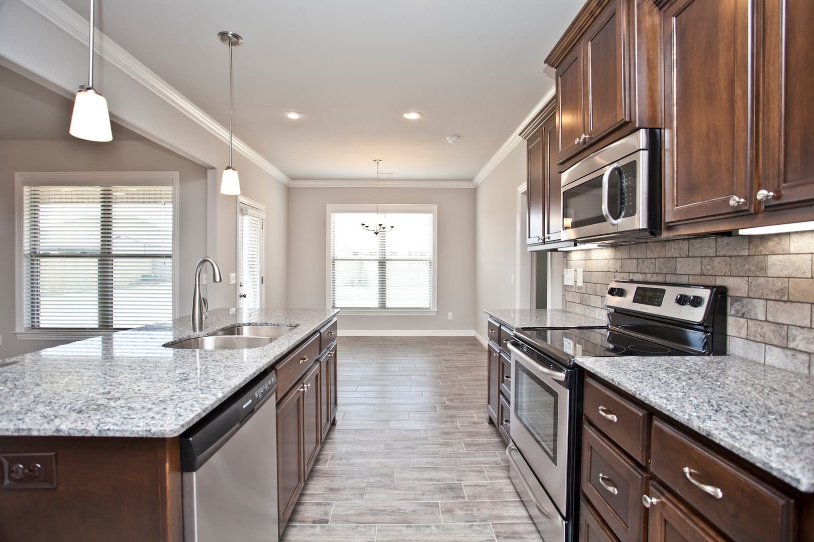 Pea Ridge House: 1003 Taylor Lane