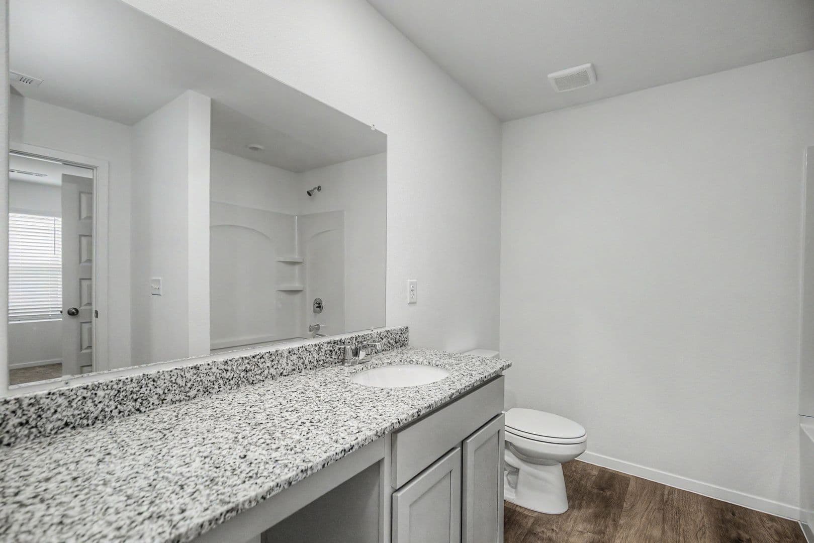 Siloam Springs House: 406 A W. Cloud Street