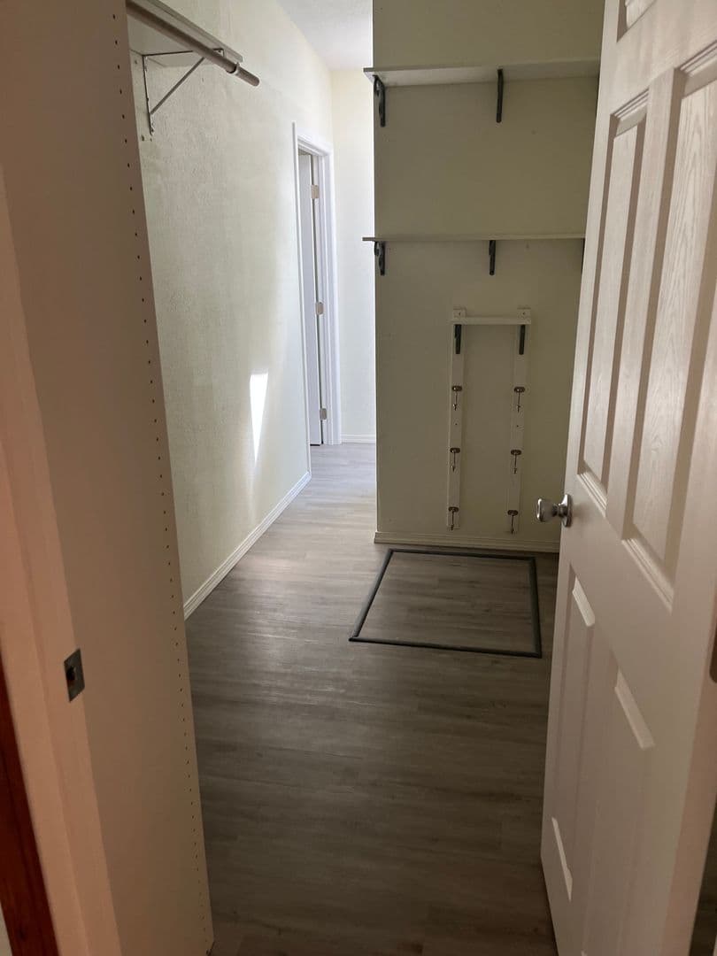 Colbert Apartment: 17704 N Hilltop Rd