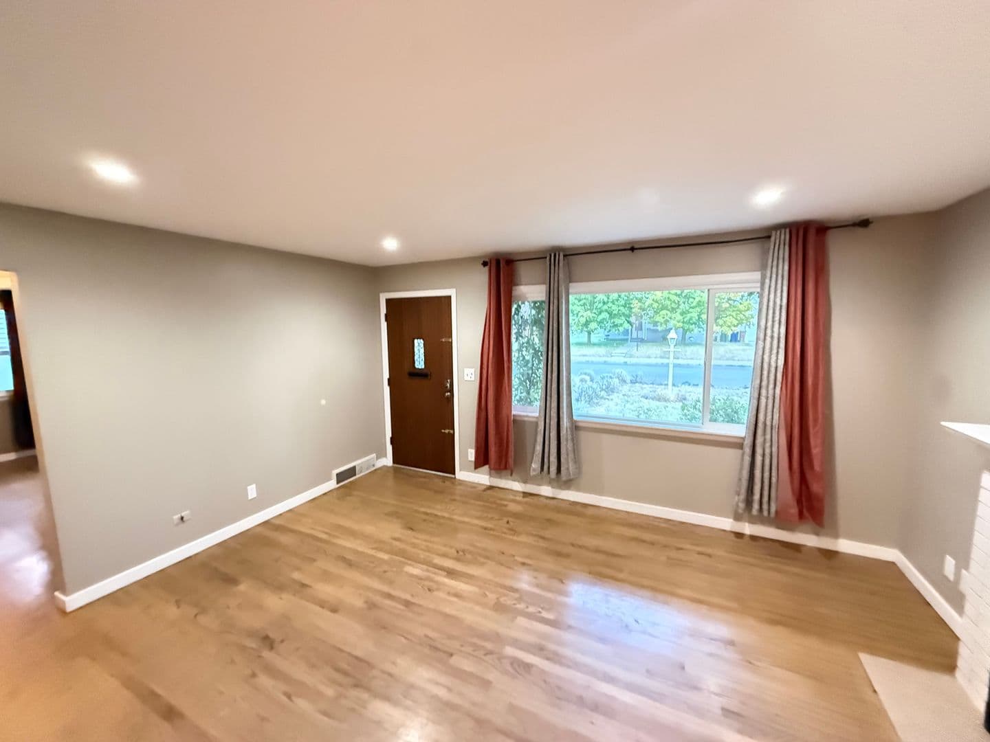 Spokane House: 5817 N Washington St