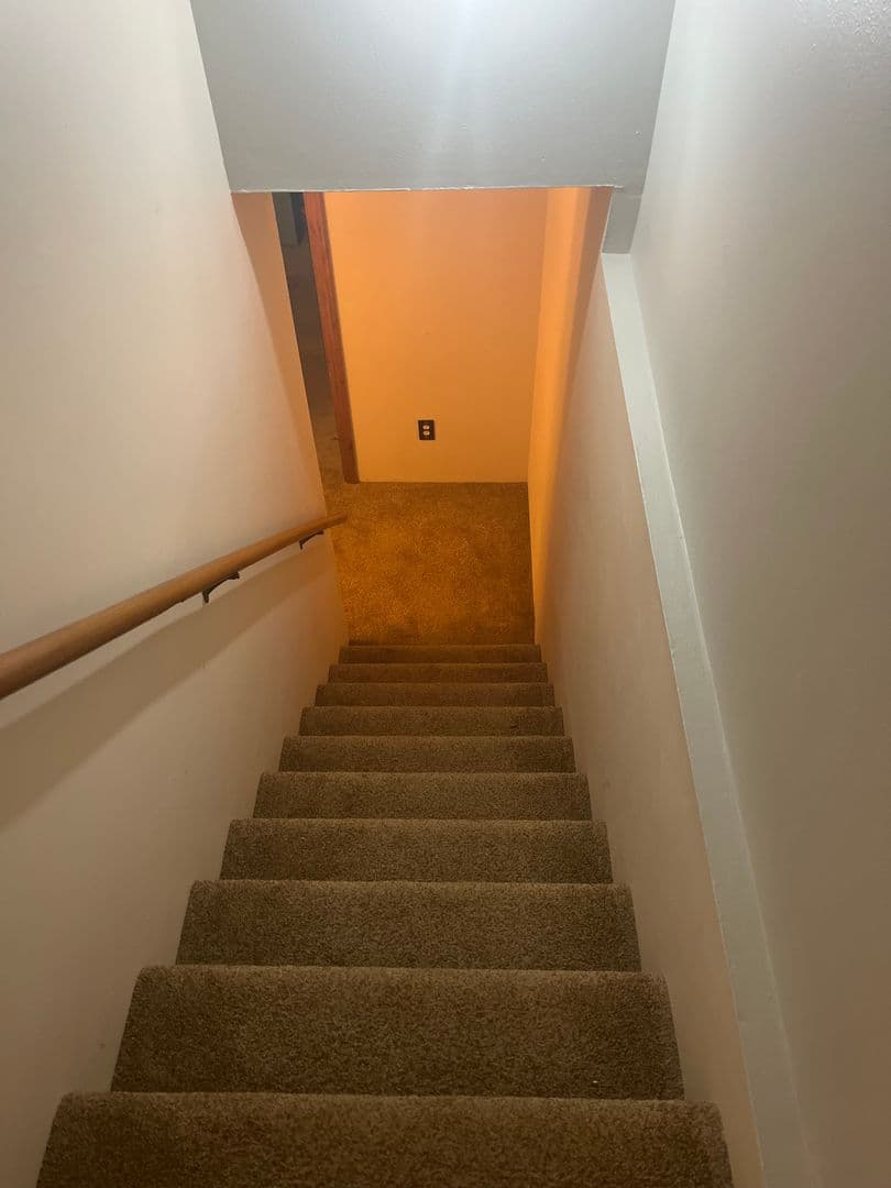 Colbert Apartment: 17704 N Hilltop Rd