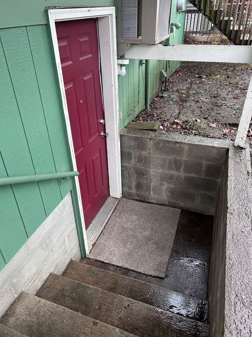 Cheney Condo: 220 W 2nd Street