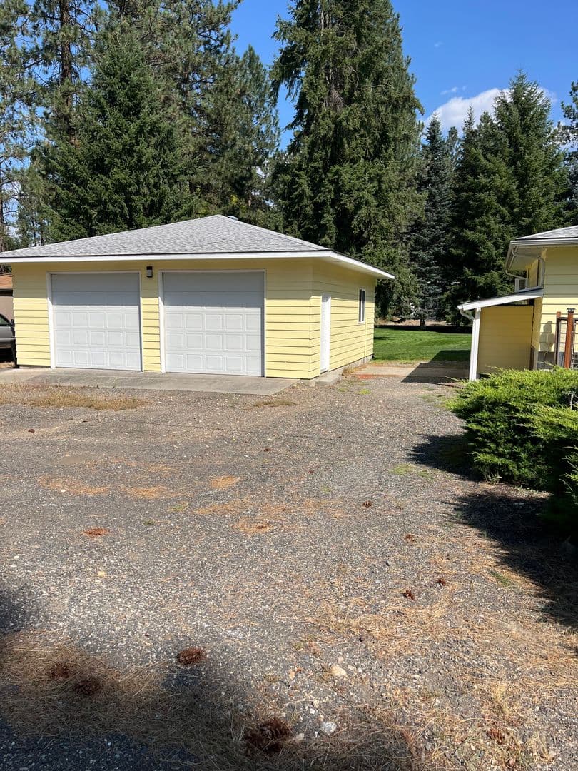 Colbert Apartment: 17704 N Hilltop Rd