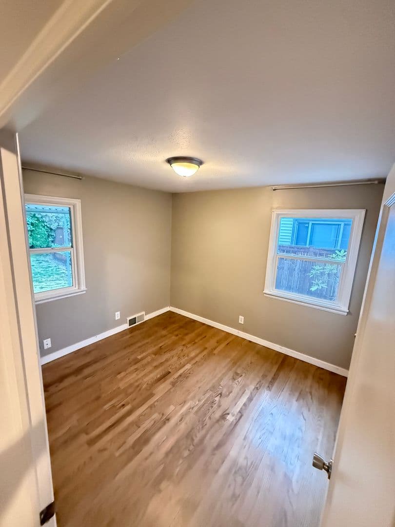 Spokane House: 5817 N Washington St