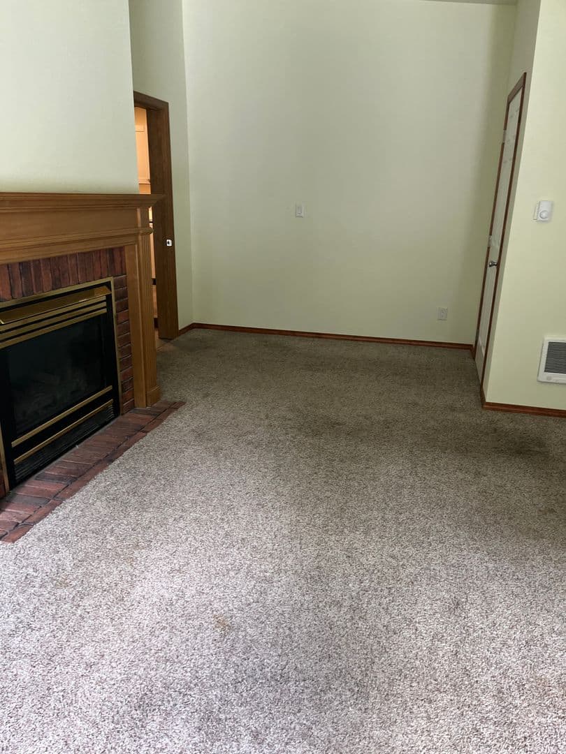 Colbert Apartment: 17704 N Hilltop Rd
