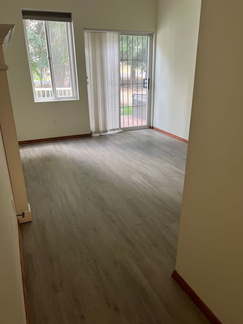 Colbert Apartment: 17704 N Hilltop Rd